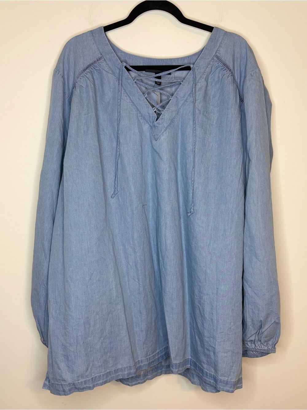 Lane Bryant NWT Light Denim Blue Lace-Up V-neck Peasant Top Size 26/28
